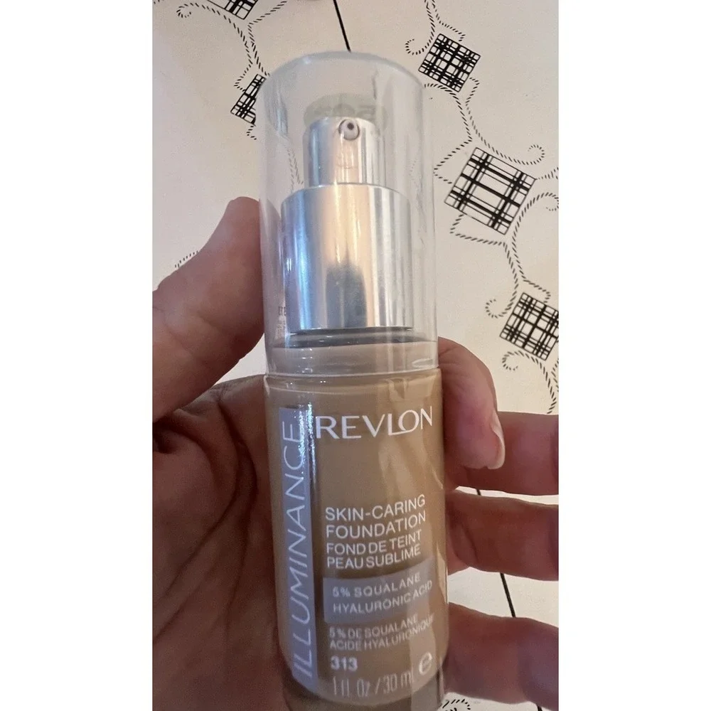 Revlon Illuminance Skin-Caring Foundation 5% Hyaluronic + Squalane , Shade 313